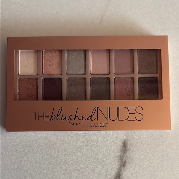 Maybelline The Blushed Nudes Eyeshadow Palette New - Picture 2 of 4